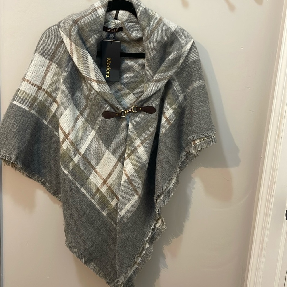 Women’s one size Altare poncho